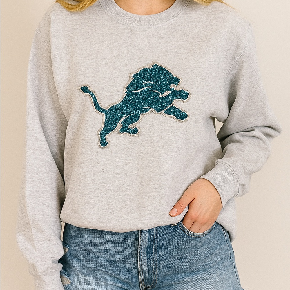 Detroit Lions sweatshirt! gray sequin glitter bling lions logo! Size Large